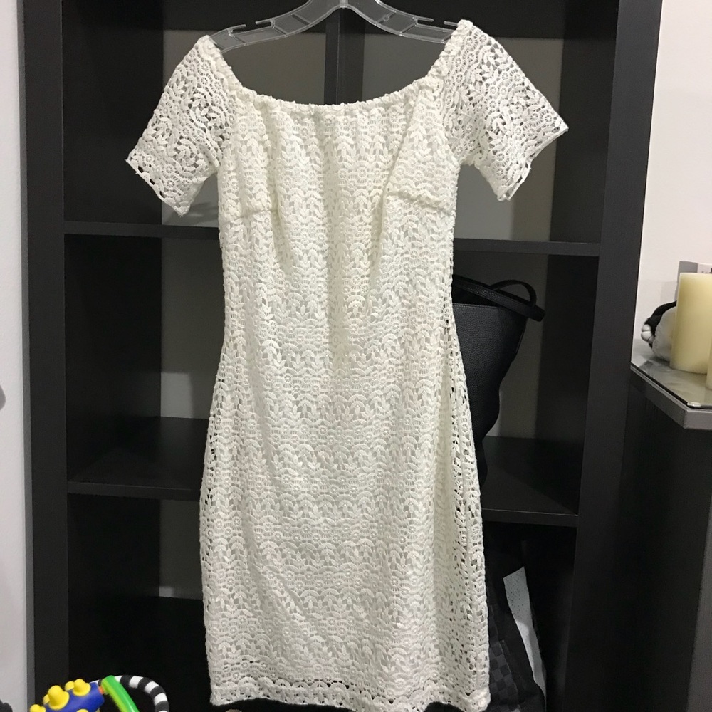 White lace off the shoulder dress